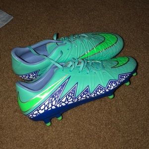 nike hypervenom cleats